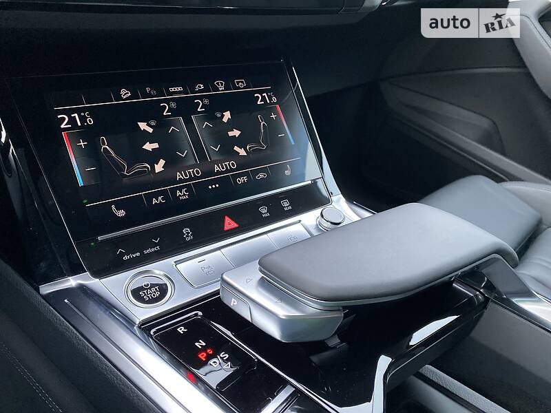 Позашляховик / Кросовер Audi e-tron 2022 в Києві