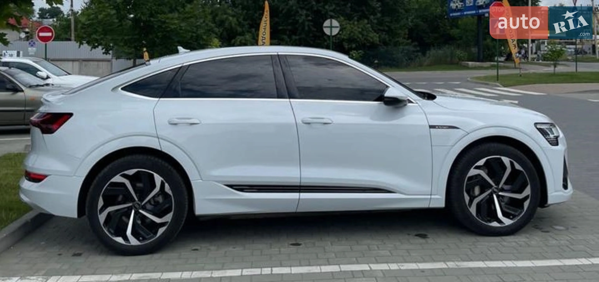 2020 Audi e-tron - мініатюра 17