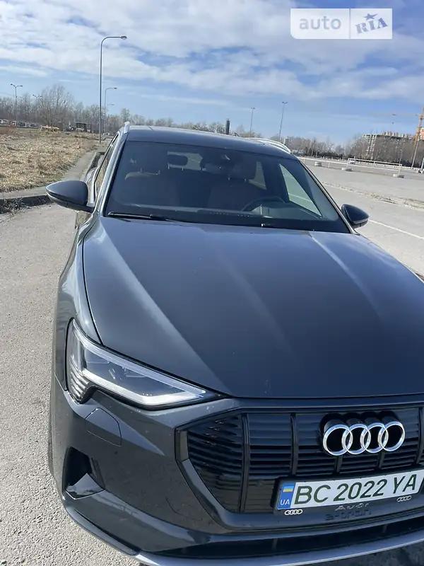 Audi e-tron
