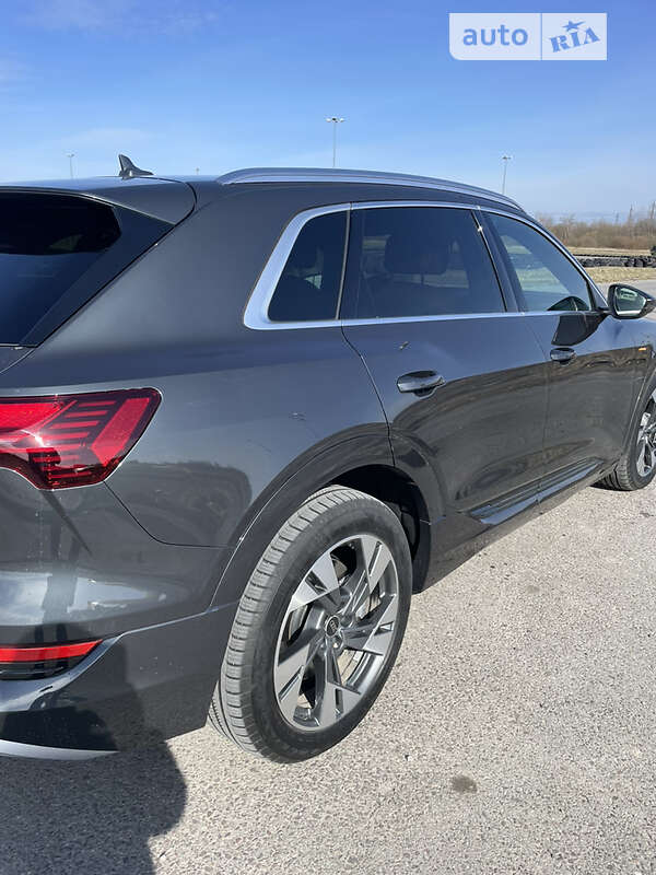 Позашляховик / Кросовер Audi e-tron 2020 в Львові