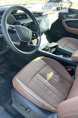 Позашляховик / Кросовер Audi e-tron 2020 в Львові