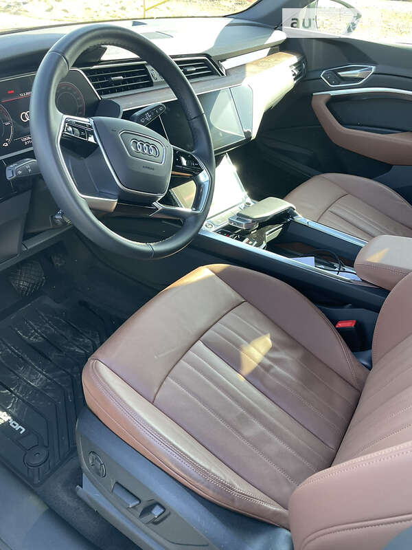 Позашляховик / Кросовер Audi e-tron 2020 в Львові