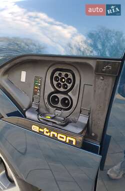 Внедорожник / Кроссовер Audi e-tron 2019 в 