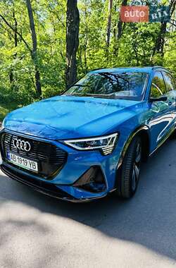 Внедорожник / Кроссовер Audi e-tron 2020 в 