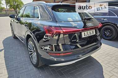 Позашляховик / Кросовер Audi e-tron 2020 в 