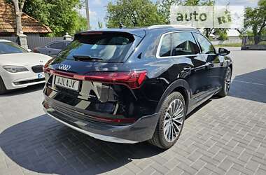 Позашляховик / Кросовер Audi e-tron 2020 в 