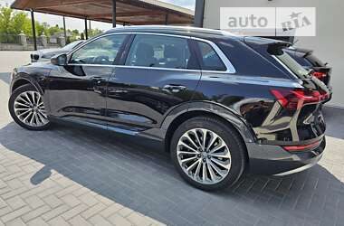 Позашляховик / Кросовер Audi e-tron 2020 в 