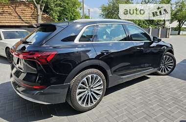 Позашляховик / Кросовер Audi e-tron 2020 в 