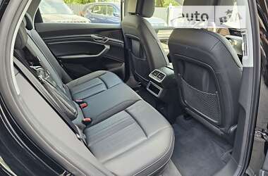 Позашляховик / Кросовер Audi e-tron 2020 в 