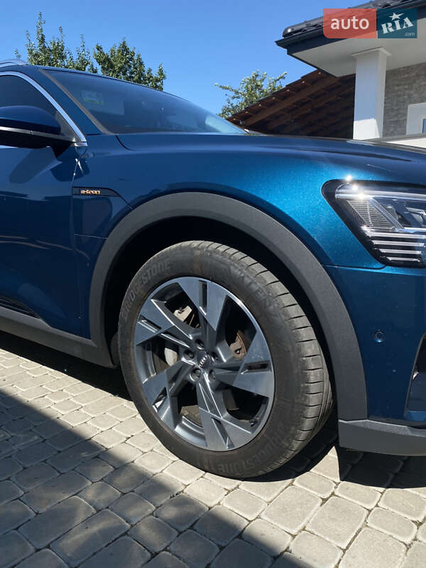 Внедорожник / Кроссовер Audi e-tron 2020 в Тростянце