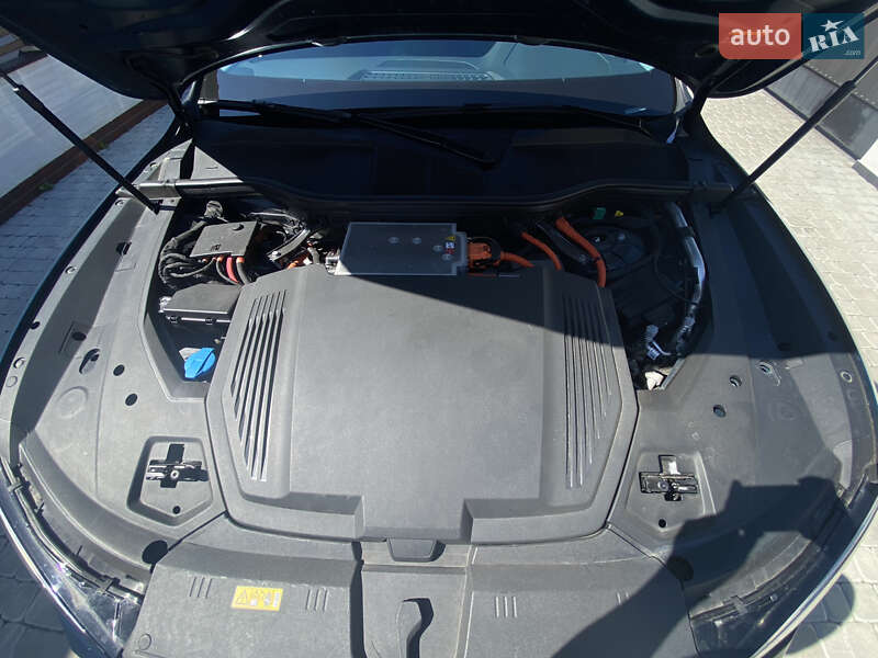 Внедорожник / Кроссовер Audi e-tron 2020 в Тростянце