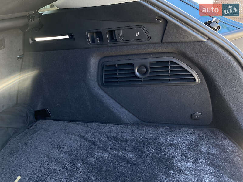 Внедорожник / Кроссовер Audi e-tron 2020 в Тростянце