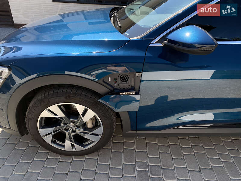 Внедорожник / Кроссовер Audi e-tron 2020 в Тростянце