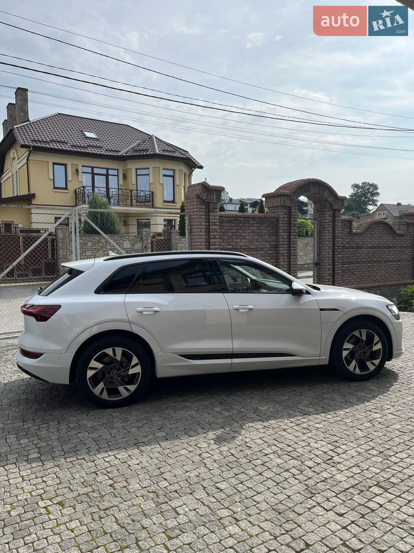 2021 Audi e-tron - мініатюра 11