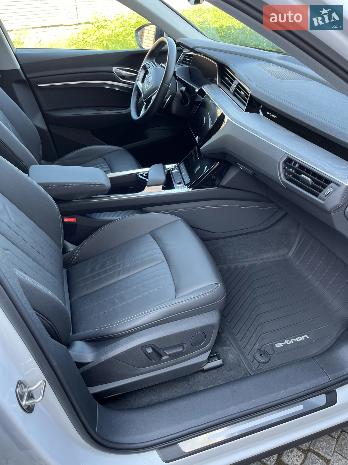 2021 Audi e-tron - мініатюра 38