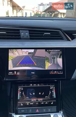 Позашляховик / Кросовер Audi e-tron 2021 в 