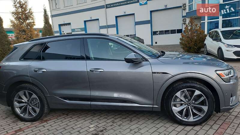 Позашляховик / Кросовер Audi e-tron 2020 в Моршині