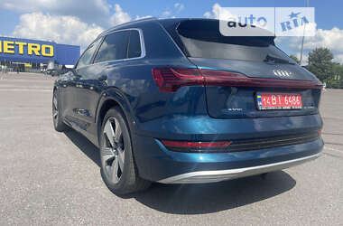 Внедорожник / Кроссовер Audi e-tron 2019 в 