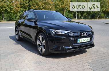 Позашляховик / Кросовер Audi e-tron 2019 в 