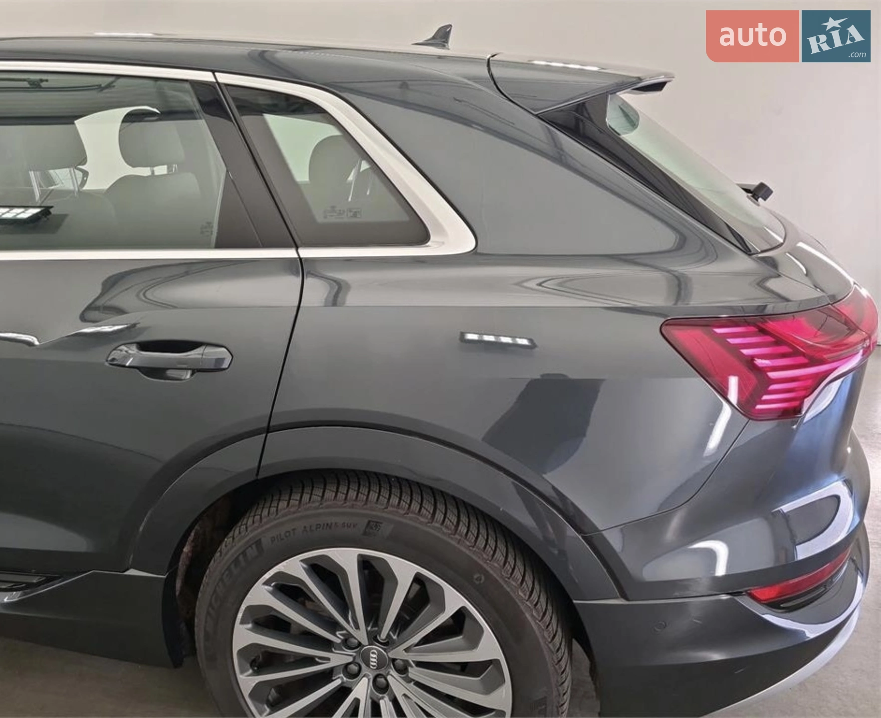 2020 Audi e-tron - мініатюра 41