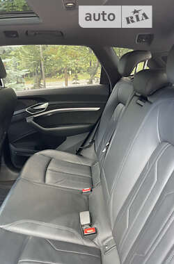 Позашляховик / Кросовер Audi e-tron 2019 в Тернополі