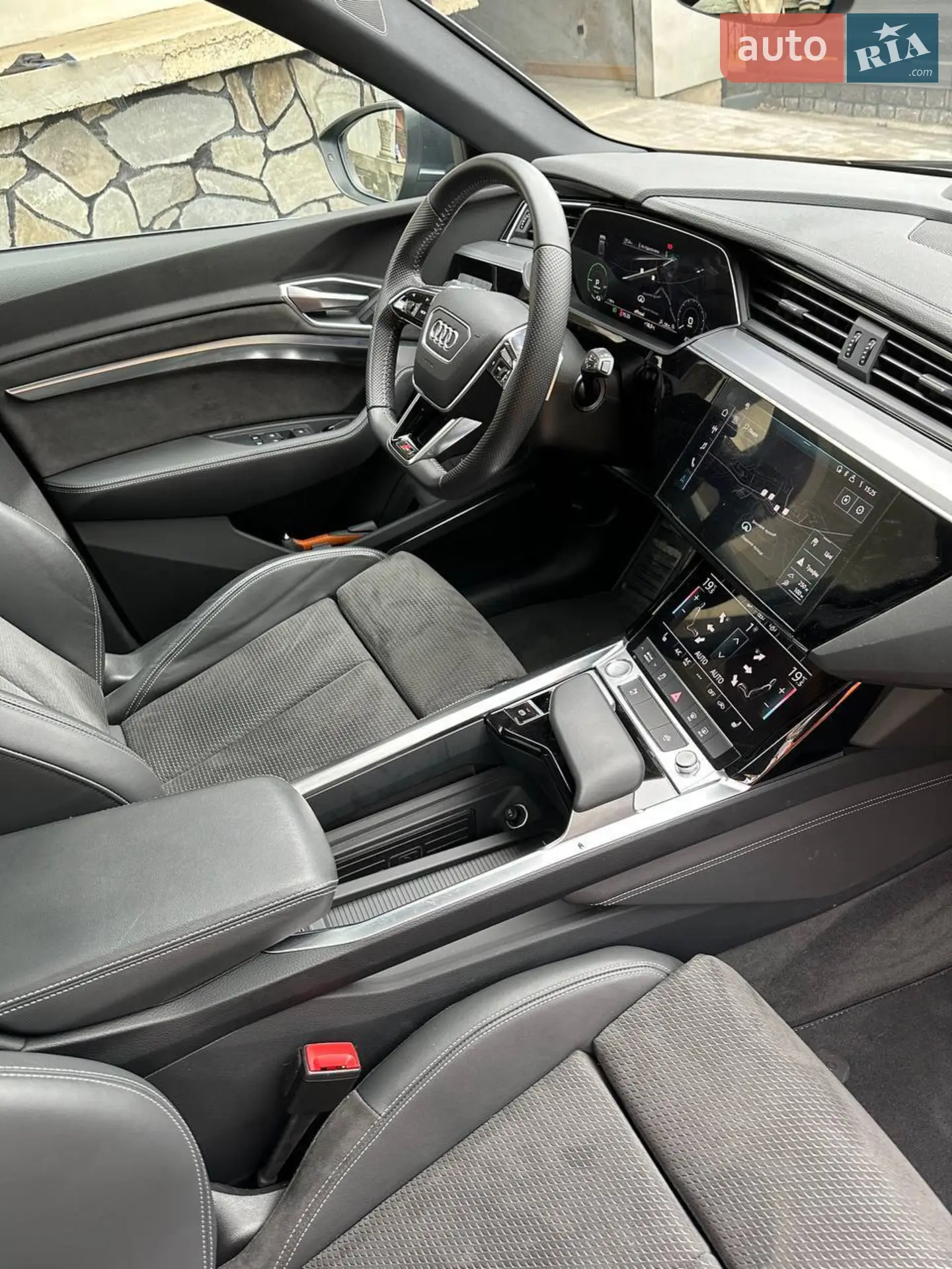 2020 Audi e-tron - мініатюра 14
