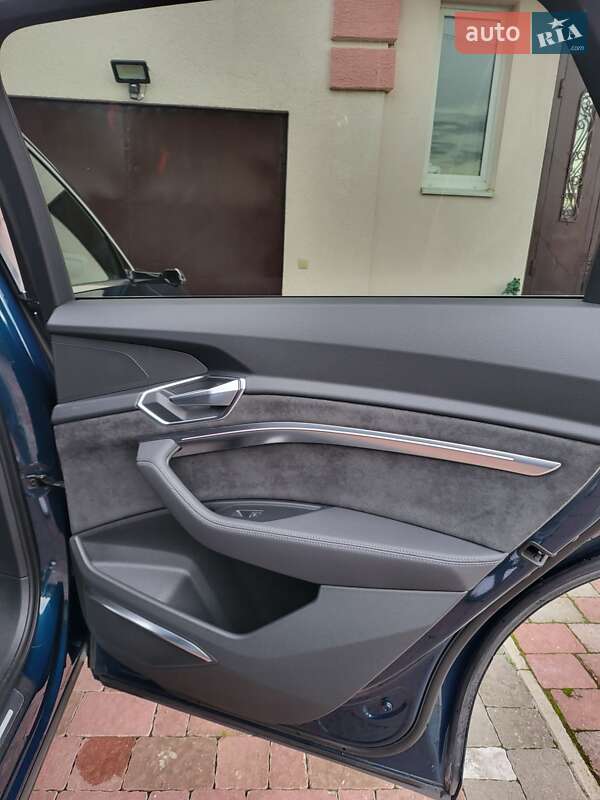 Внедорожник / Кроссовер Audi e-tron 2019 в Львове