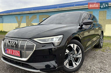 Внедорожник / Кроссовер Audi e-tron 2019 в 