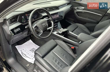 Внедорожник / Кроссовер Audi e-tron 2019 в 