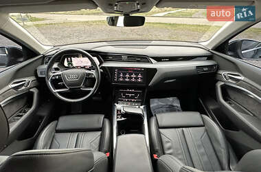 Внедорожник / Кроссовер Audi e-tron 2019 в 