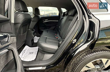 Внедорожник / Кроссовер Audi e-tron 2019 в 
