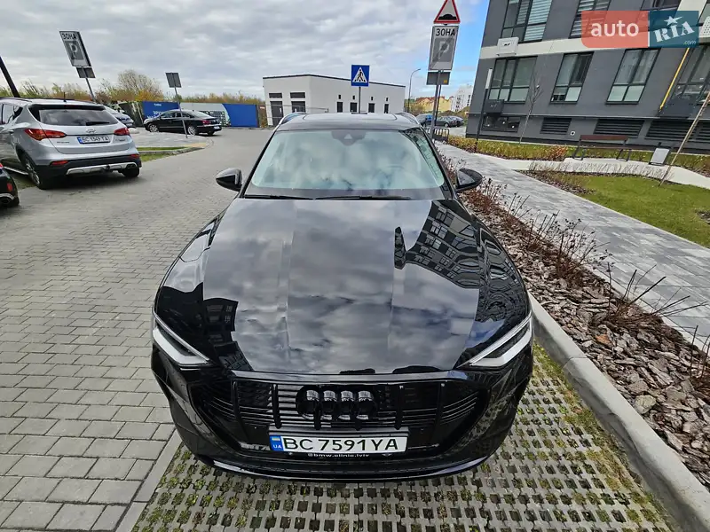Audi e-tron