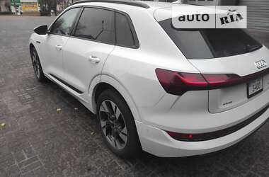 Внедорожник / Кроссовер Audi e-tron 2022 в Каменском
