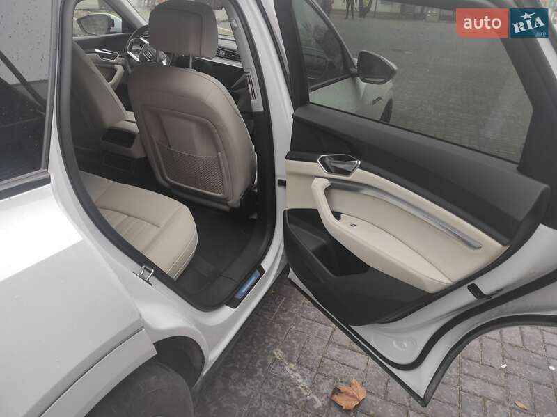 Внедорожник / Кроссовер Audi e-tron 2022 в Каменском фото 20 Внедорожник / Кроссовер Audi e-tron 2022 в Каменском