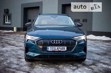 Позашляховик / Кросовер Audi e-tron 2019 в 
