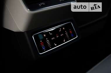 Позашляховик / Кросовер Audi e-tron 2019 в 