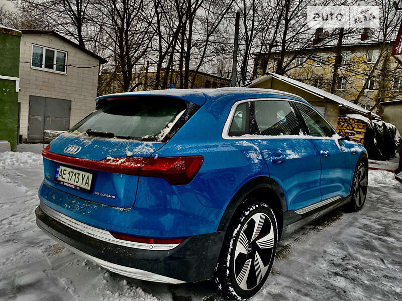 Внедорожник / Кроссовер Audi e-tron 2019 в Днепре фото 10 Внедорожник / Кроссовер Audi e-tron 2019 в Днепре
