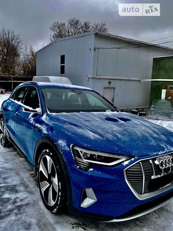 Внедорожник / Кроссовер Audi e-tron 2019 в Днепре фото 14 Внедорожник / Кроссовер Audi e-tron 2019 в Днепре
