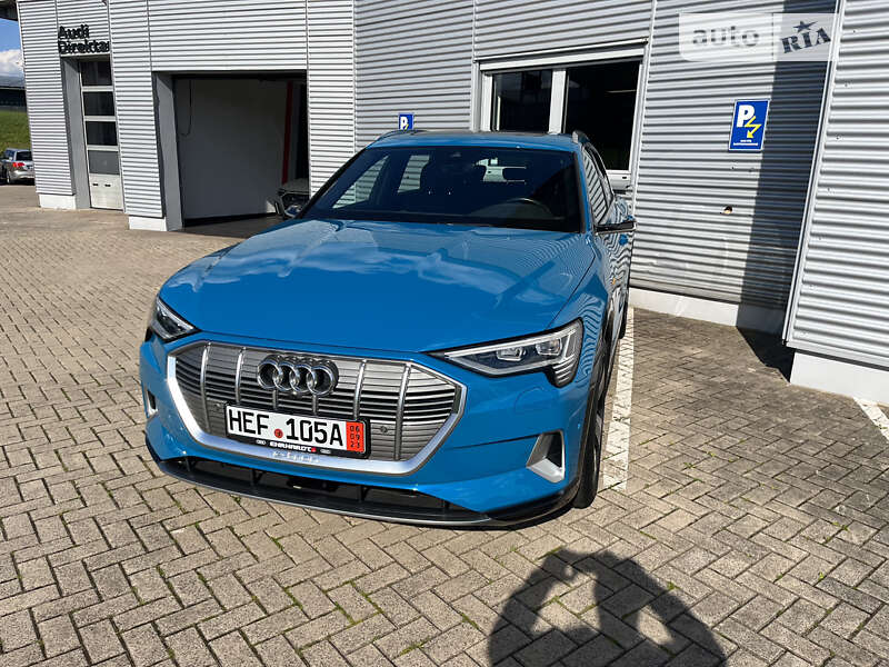 Внедорожник / Кроссовер Audi e-tron 2019 в Днепре фото 6 Внедорожник / Кроссовер Audi e-tron 2019 в Днепре