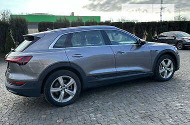 Внедорожник / Кроссовер Audi e-tron 2020 в 