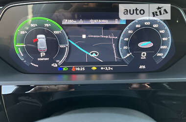 Позашляховик / Кросовер Audi e-tron 2021 в Ужгороді