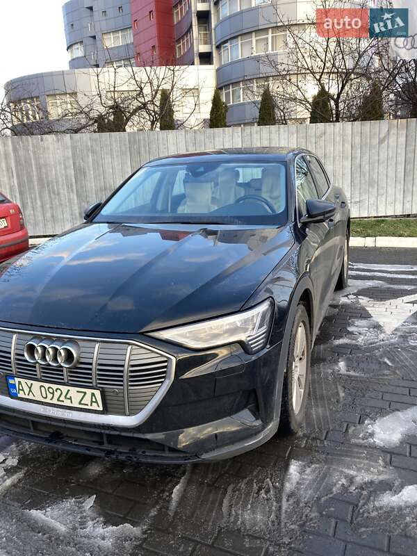 Позашляховик / Кросовер Audi e-tron 2021 в Харкові