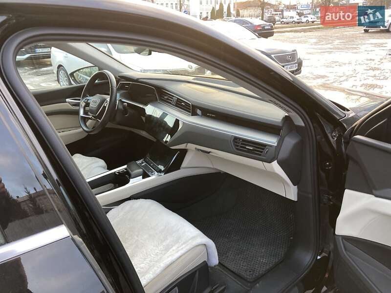 Позашляховик / Кросовер Audi e-tron 2021 в Харкові
