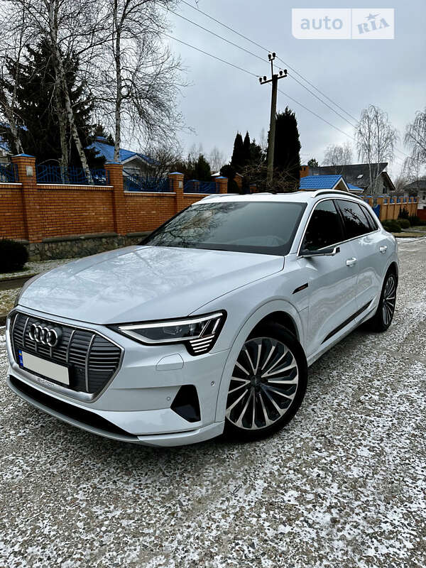 Внедорожник / Кроссовер Audi e-tron 2019 в Днепре