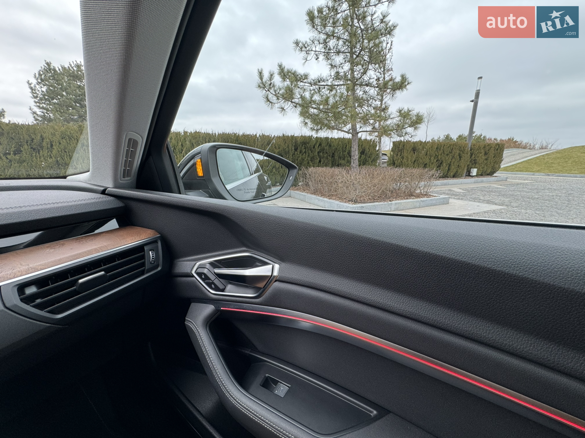 2019 Audi e-tron - мініатюра 10