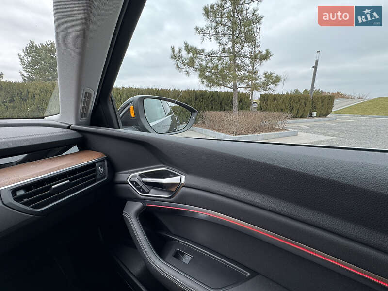 Позашляховик / Кросовер Audi e-tron 2019 в Запоріжжі фото 10 Позашляховик / Кросовер Audi e-tron 2019 в Запоріжжі