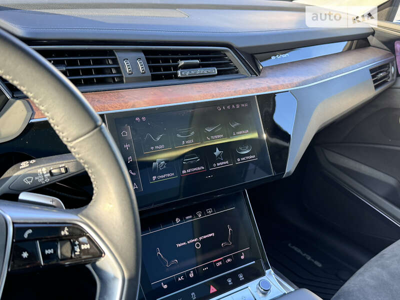 Внедорожник / Кроссовер Audi e-tron 2020 в Черновцах