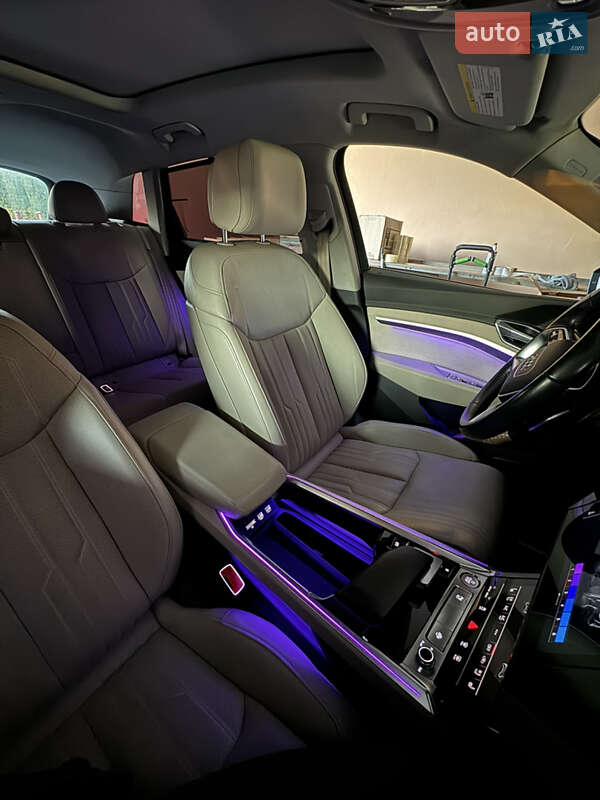 Позашляховик / Кросовер Audi e-tron 2019 в Львові