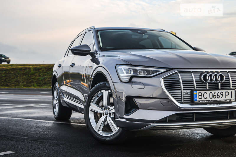 Позашляховик / Кросовер Audi e-tron 2019 в Львові