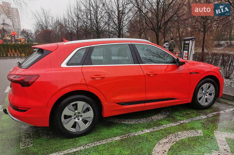 Внедорожник / Кроссовер Audi e-tron 2020 в Киеве